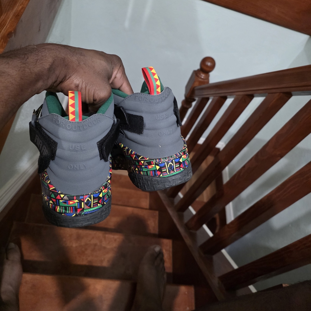 Gray Sneakers With Colorful Pattern - image 6